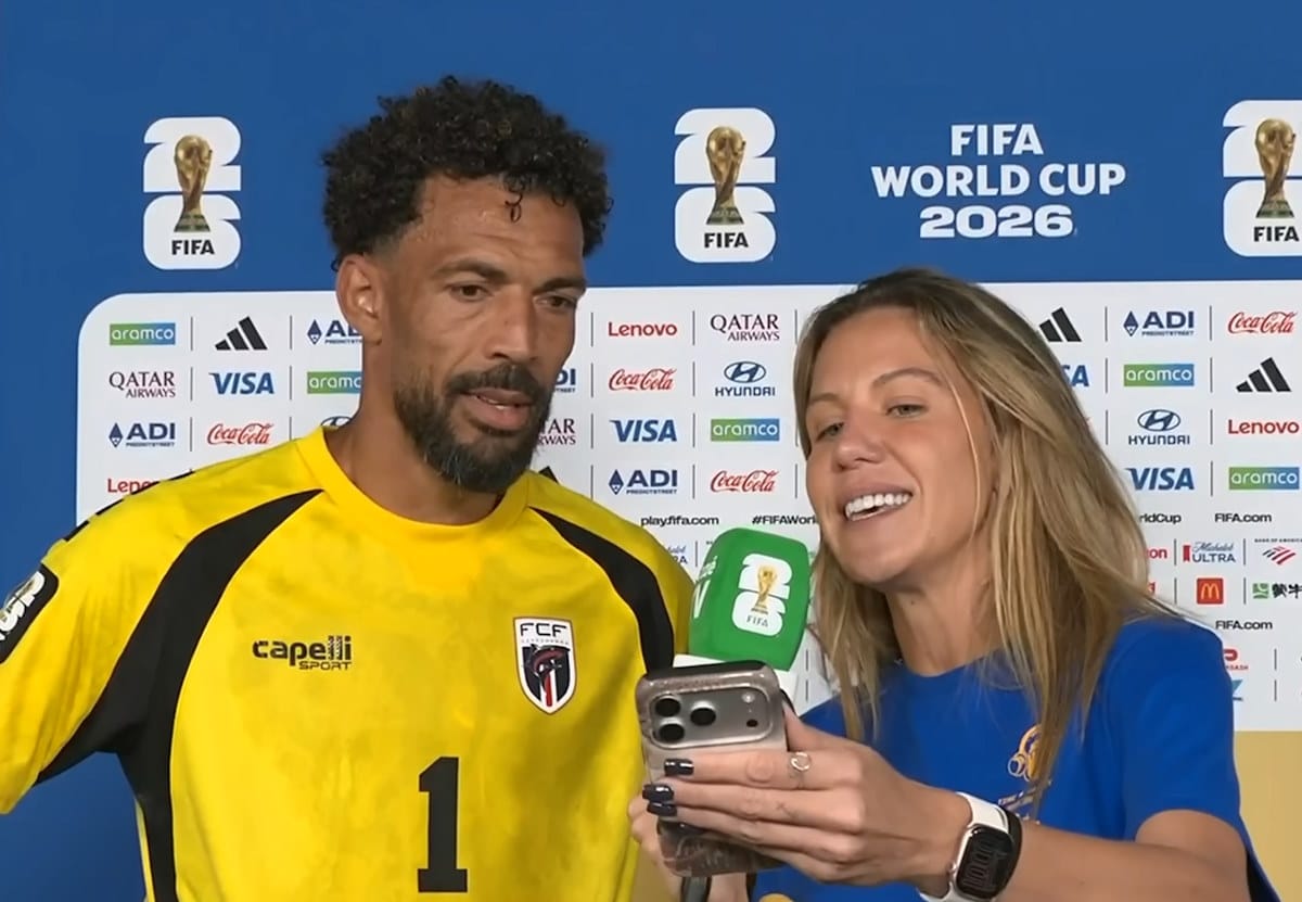 Vozinha explodiu de seguidores no Instagram após campanha da CazéTV. Na imagem, a repórter Bárbara Coelho conta a novidade